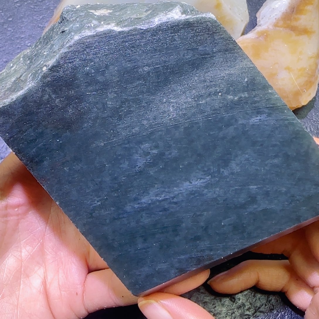 和田玉未镶嵌珠宝半成品