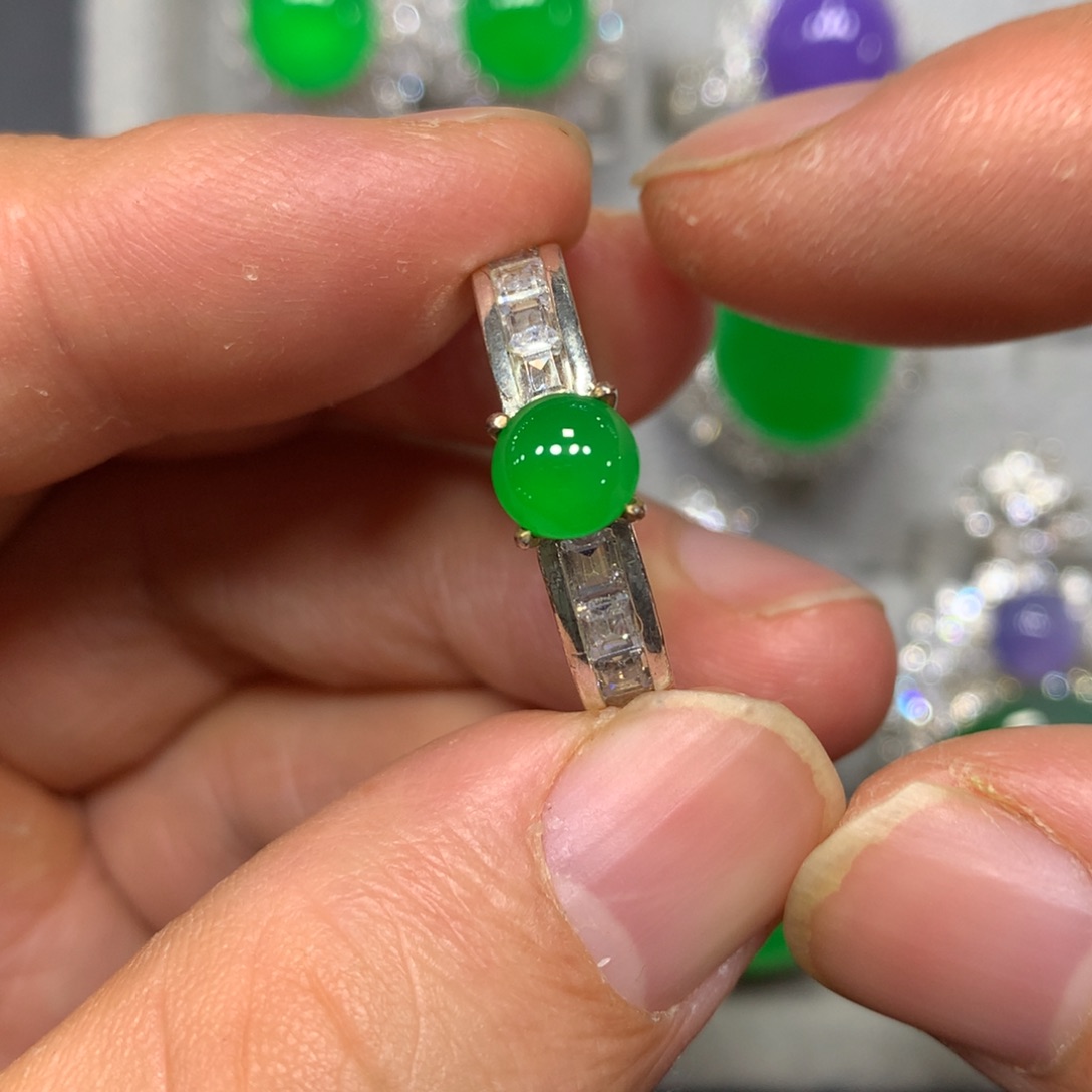 定制翡翠未镶嵌买断不退