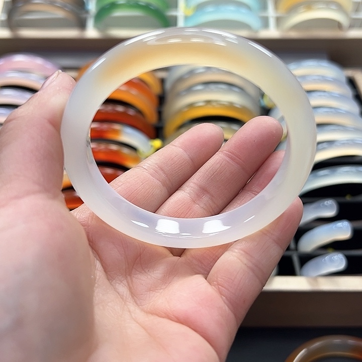 玛瑙/玉髓手镯未镶嵌