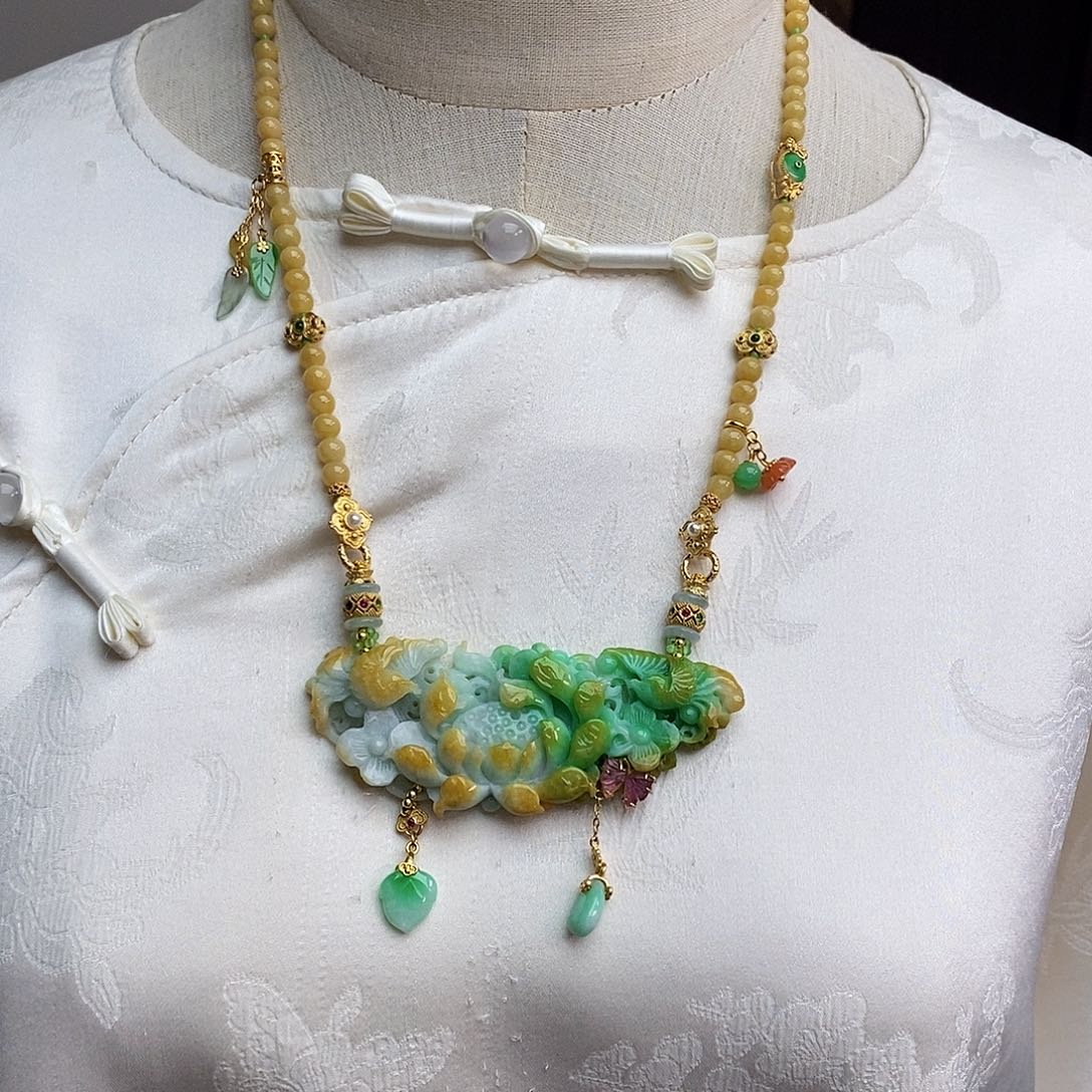 翡翠颈饰未镶嵌天然