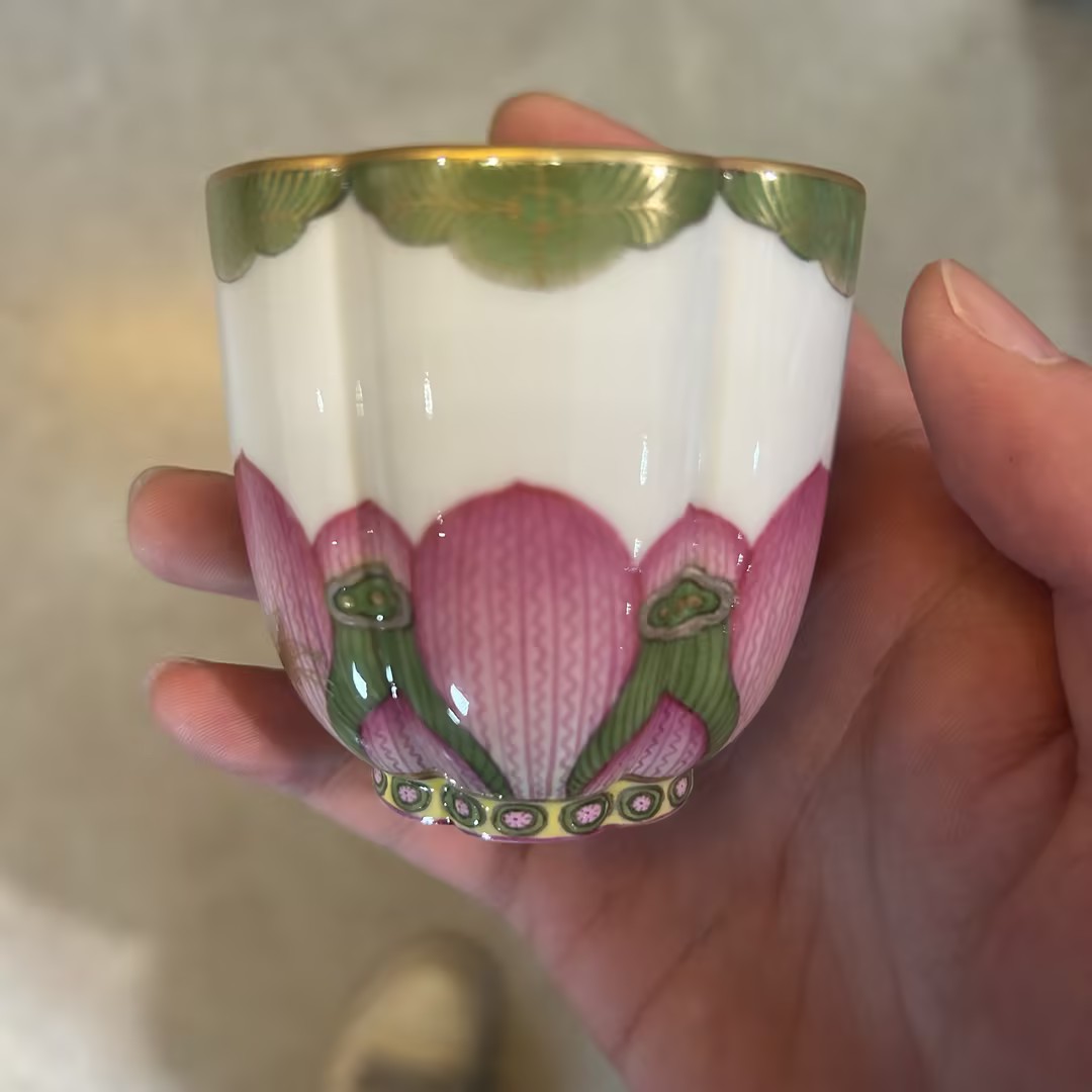 【央广非遗】古窑御器重工珐琅彩描金莲瓣纹葵口主人杯