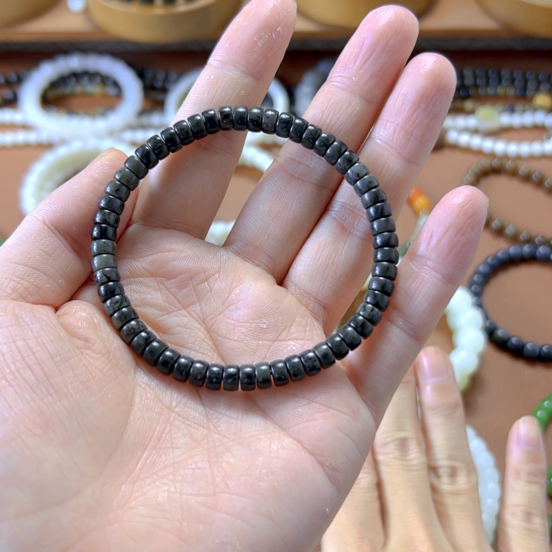 和田玉手串未镶嵌