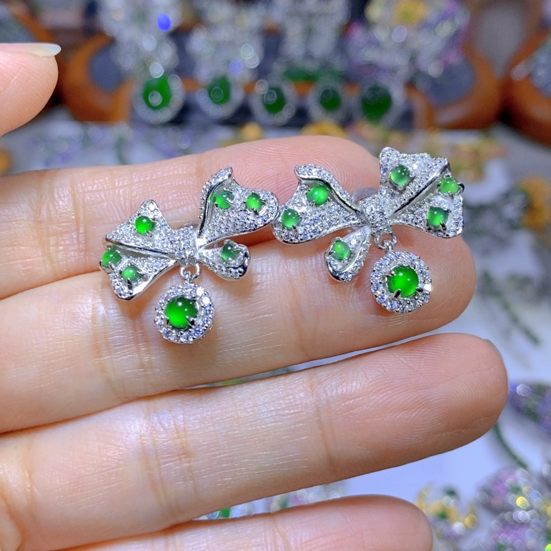 翡翠颈饰银S925镶嵌天然翡翠