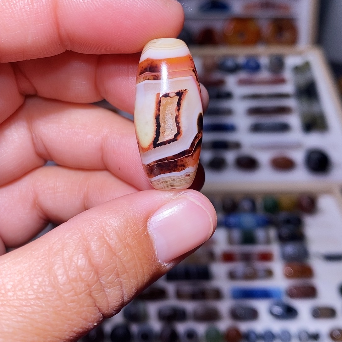 琥珀未镶嵌吊坠……