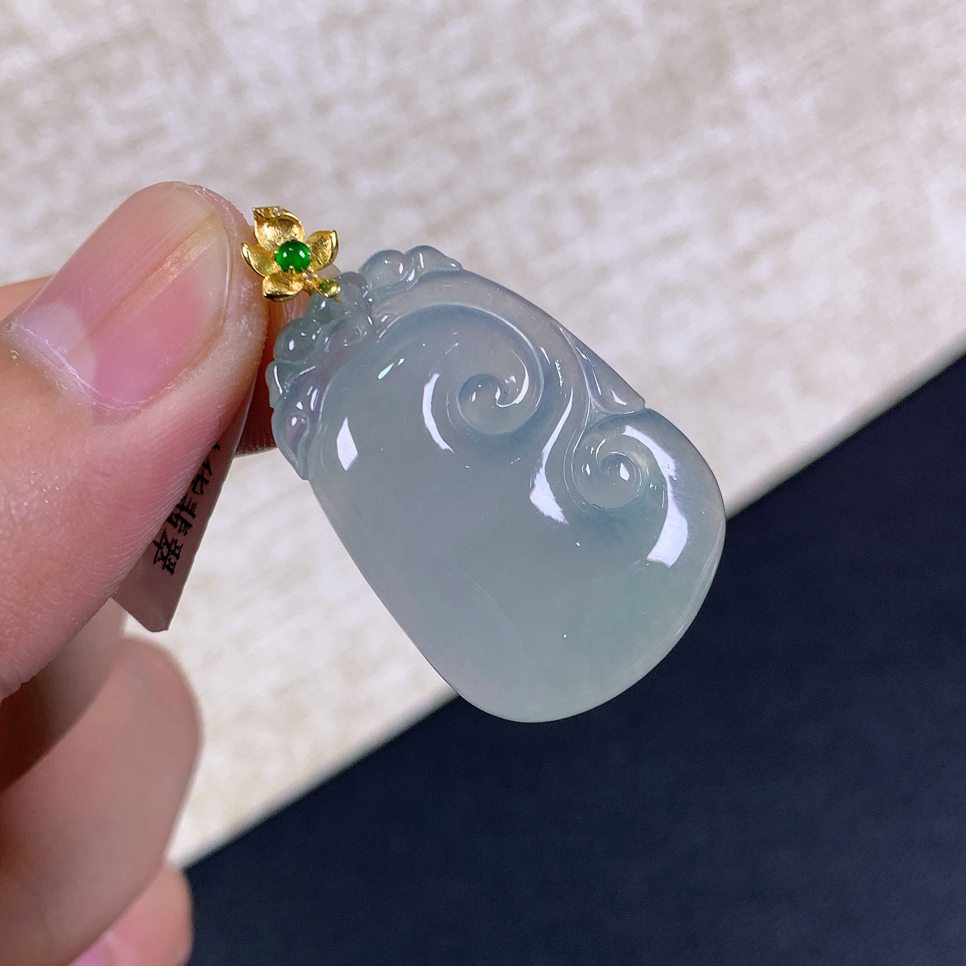 缅甸天然A货翡翠18k金镶嵌冰种胶润如意吊坠37.6x21.9x5.2
