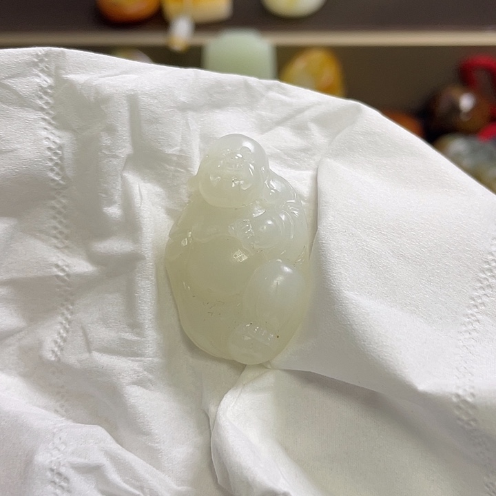 雅***琳和田玉未镶嵌颈饰