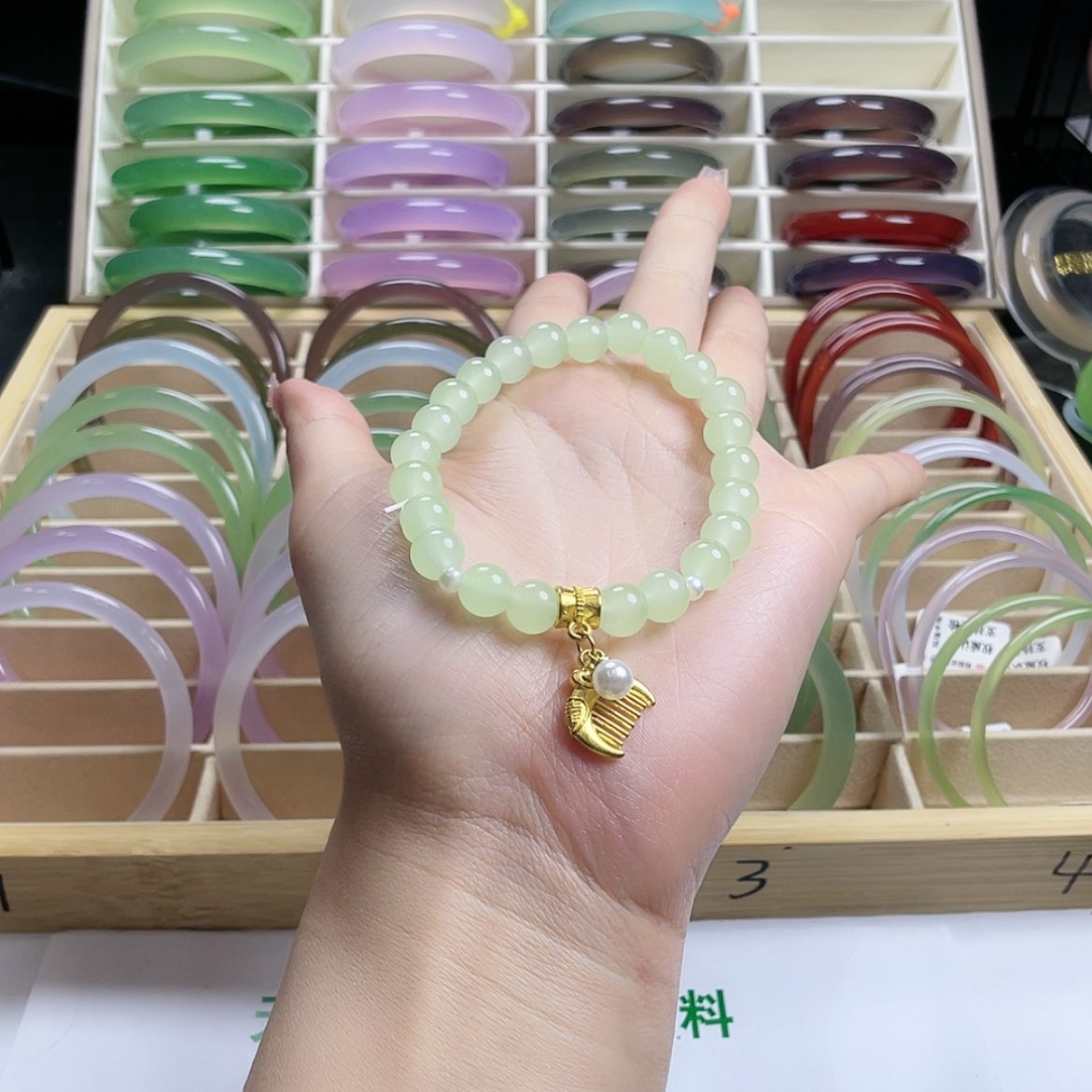 【闪购商品】石英质玉手链合金