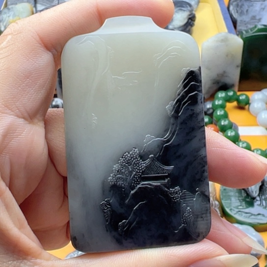 颈饰未镶嵌和田玉