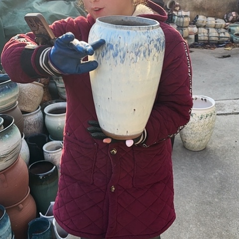 口17高33瑕疵盆子。