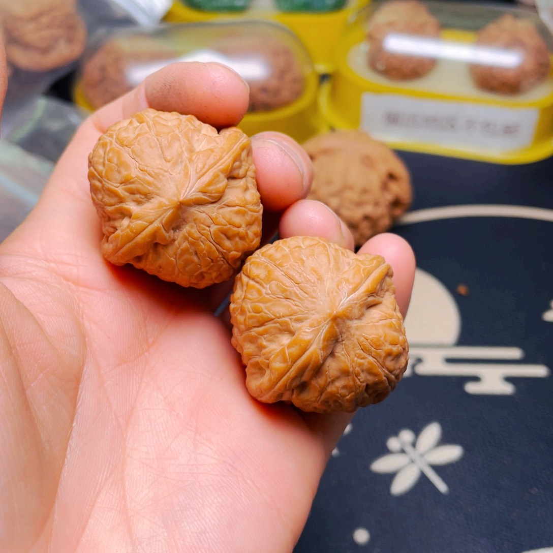 吊坠文玩核桃舍利一对