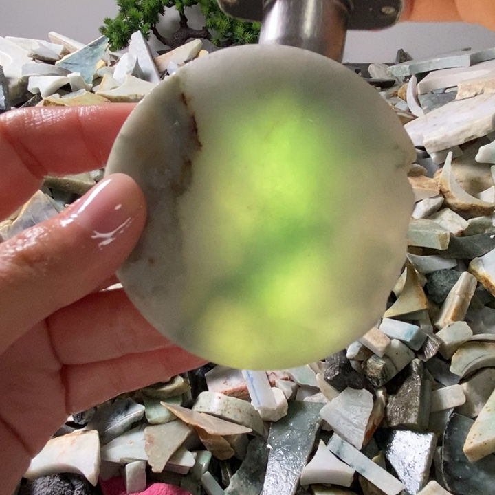 翡翠颈饰未镶嵌天然翡翠