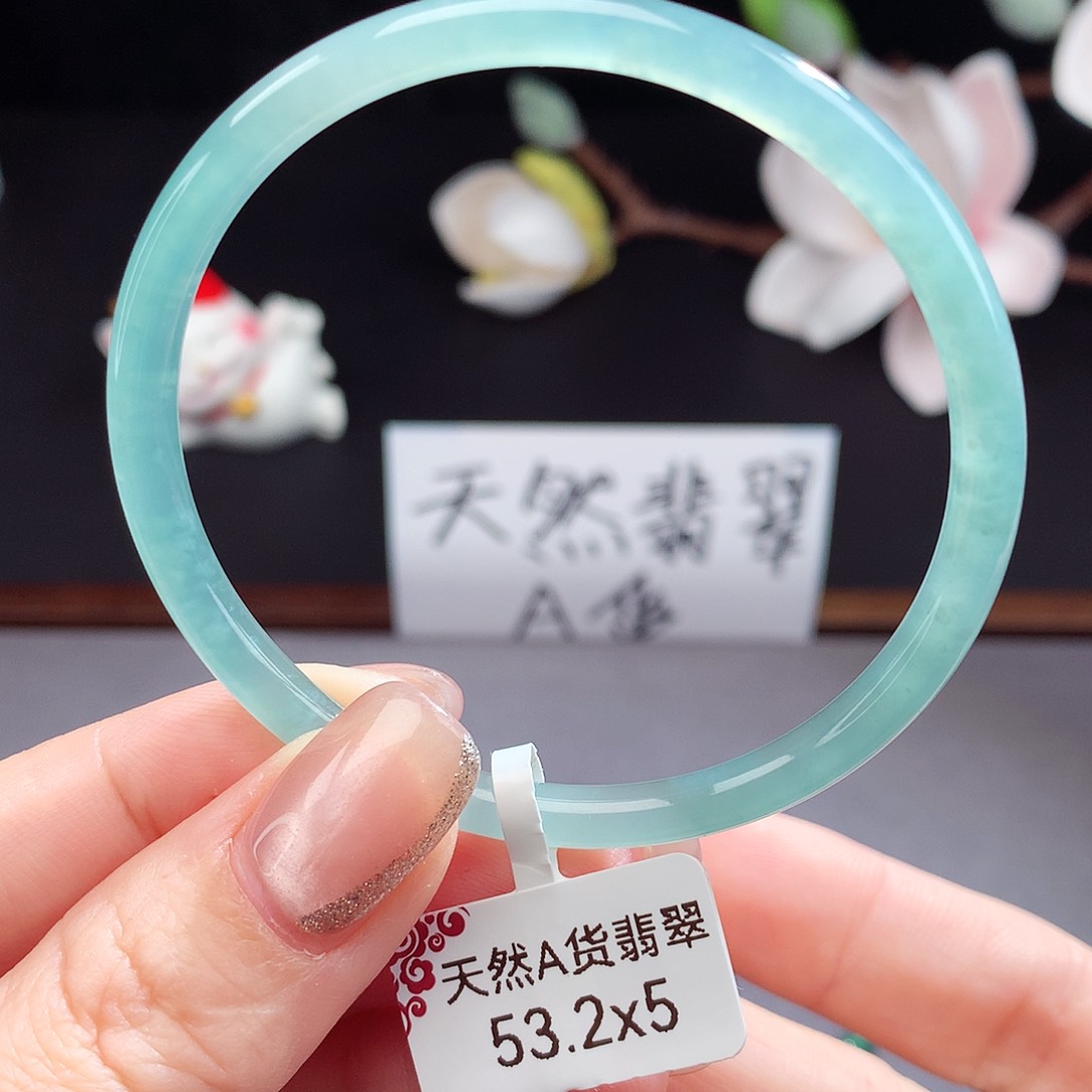 翡翠手镯（圆镯）未镶嵌