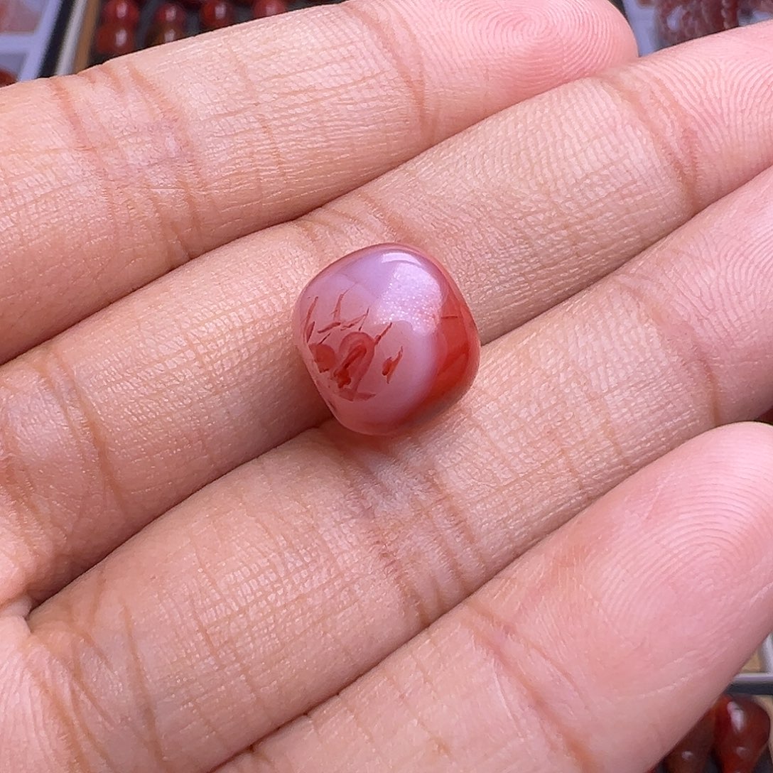 盘***客南红玛瑙未镶嵌珠宝奇石福利价