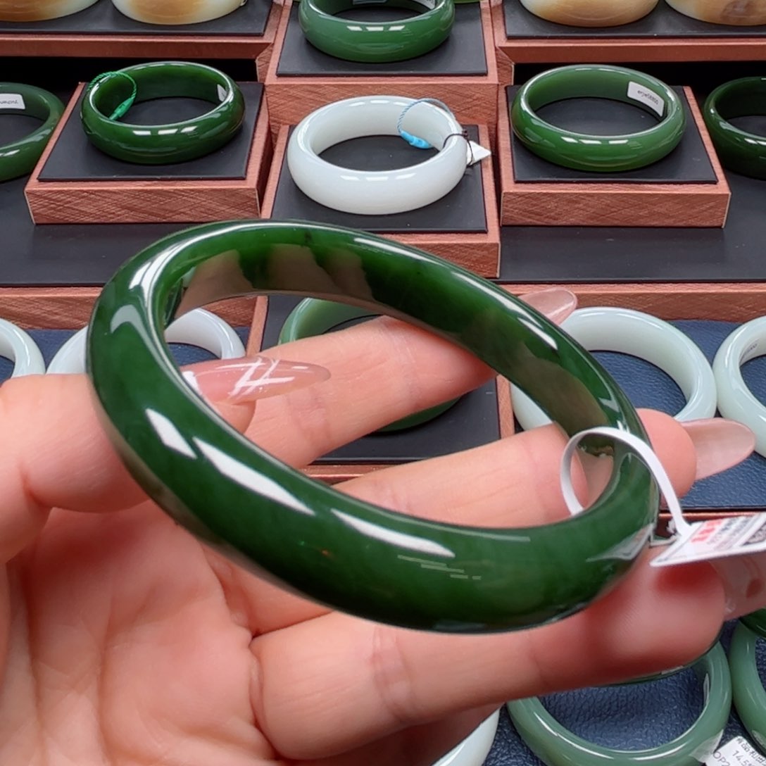 未镶嵌手镯和田玉（碧玉）606162圈口