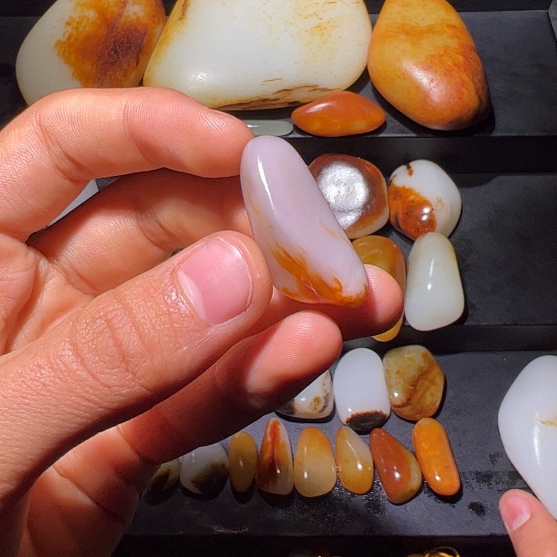 和田玉未镶嵌珠宝奇石9.6克无修