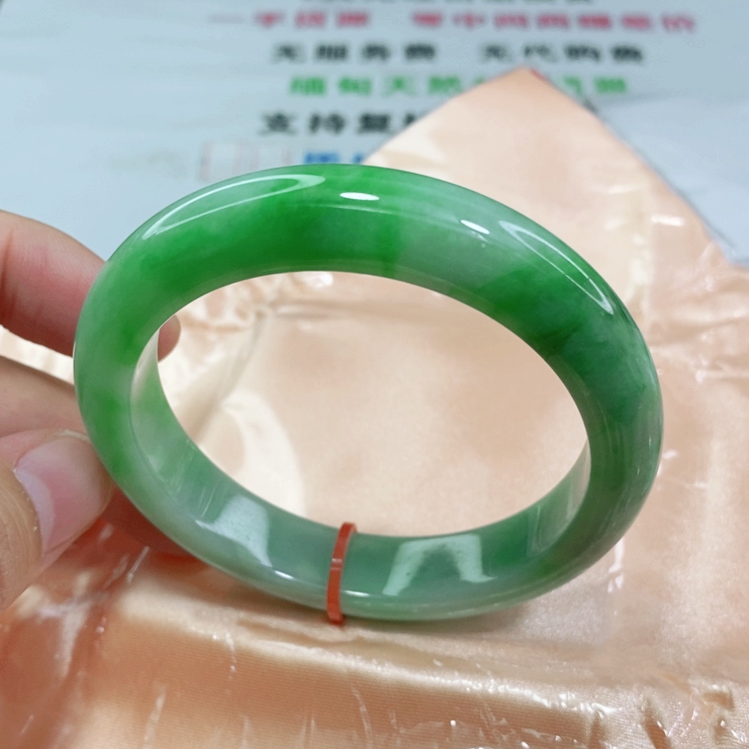 翡翠手镯未镶嵌?***?57.4圈口
