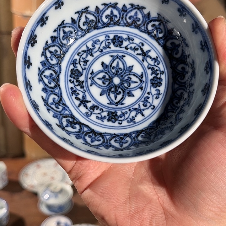 瓷片k**a炸料宝相普洱杯手绘