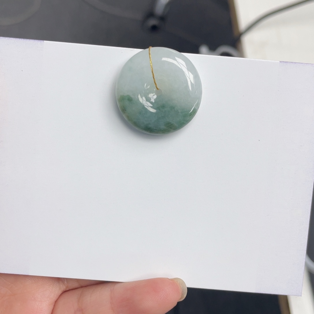 颈饰未镶嵌翡翠平安扣