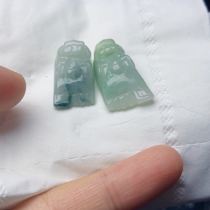 翡翠未镶嵌颈饰挂件