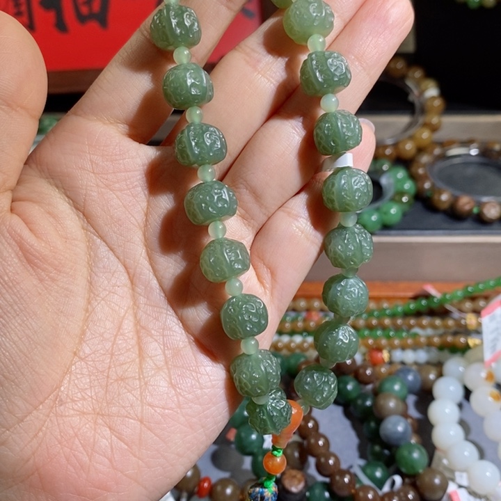 和田玉颈饰未镶嵌