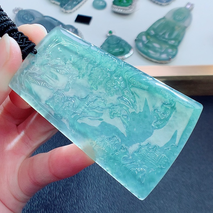 翡翠颈饰未镶嵌翡翠
