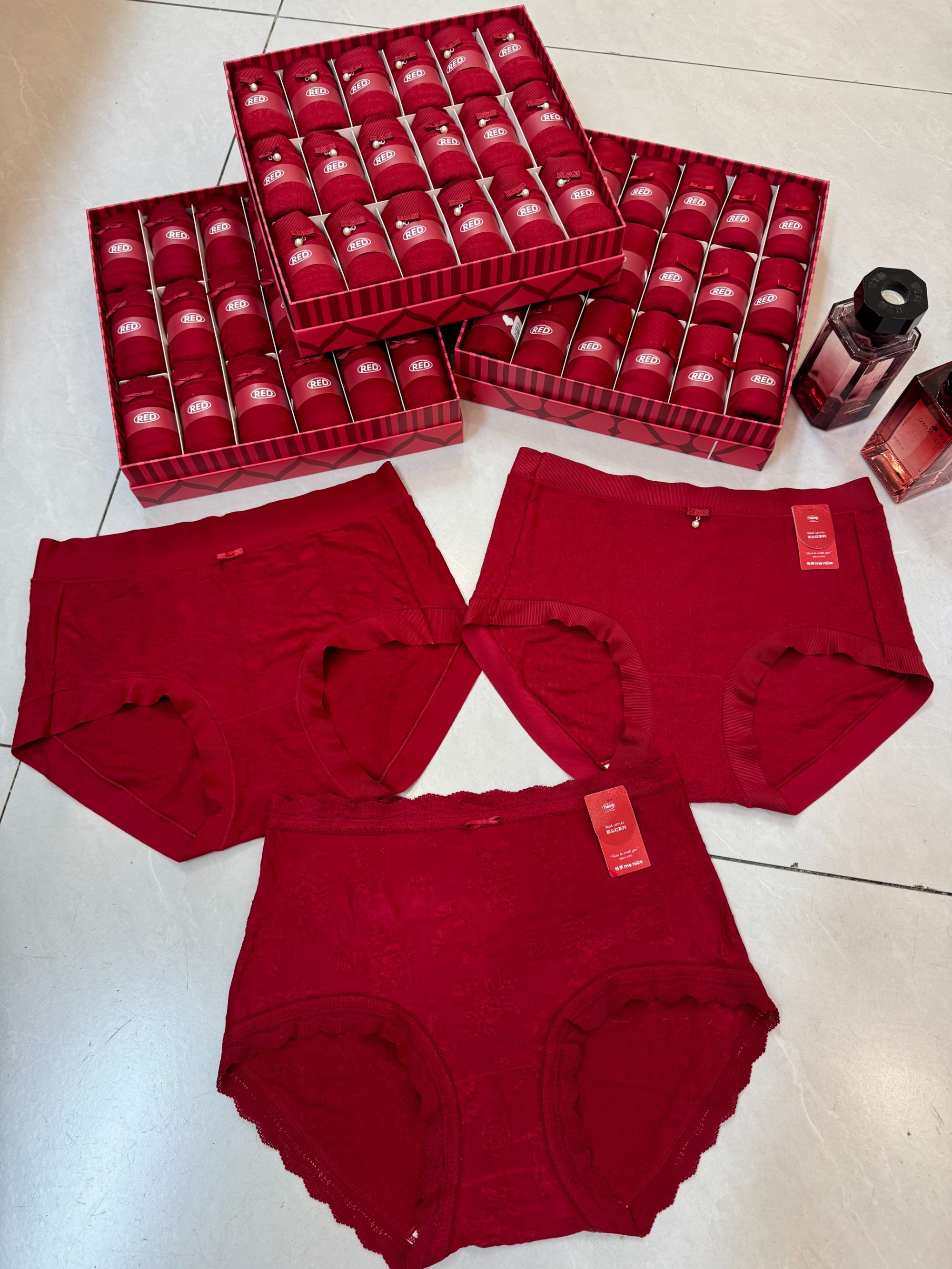 大版主播亲测每奈法式新年红酒红中高腰蚕丝底档女士内裤 三条装 