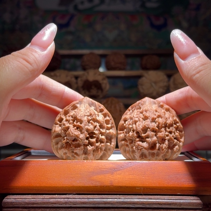 48官帽大尺寸麒麟纹核桃