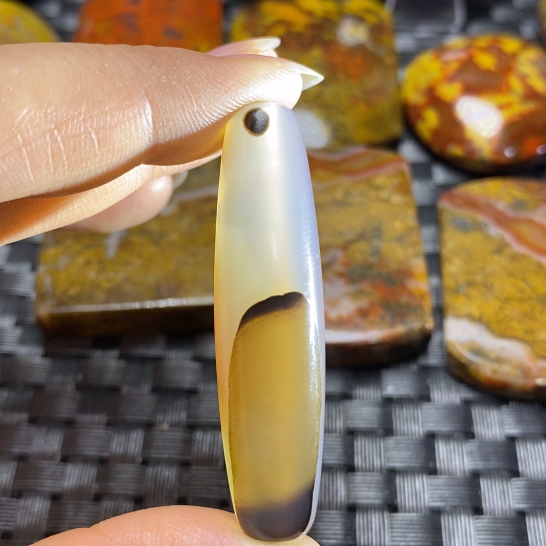 玛瑙/玉髓挂件未镶嵌