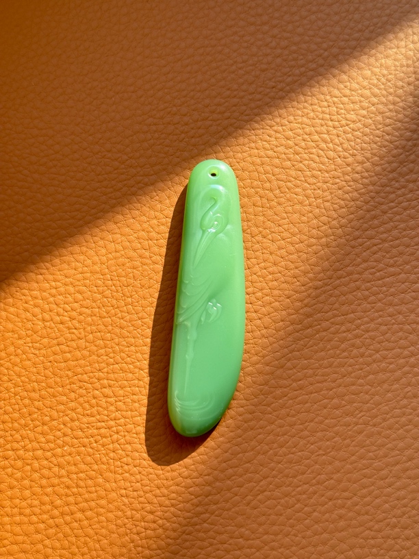 和田玉碧玉粉绿单鹤吊坠