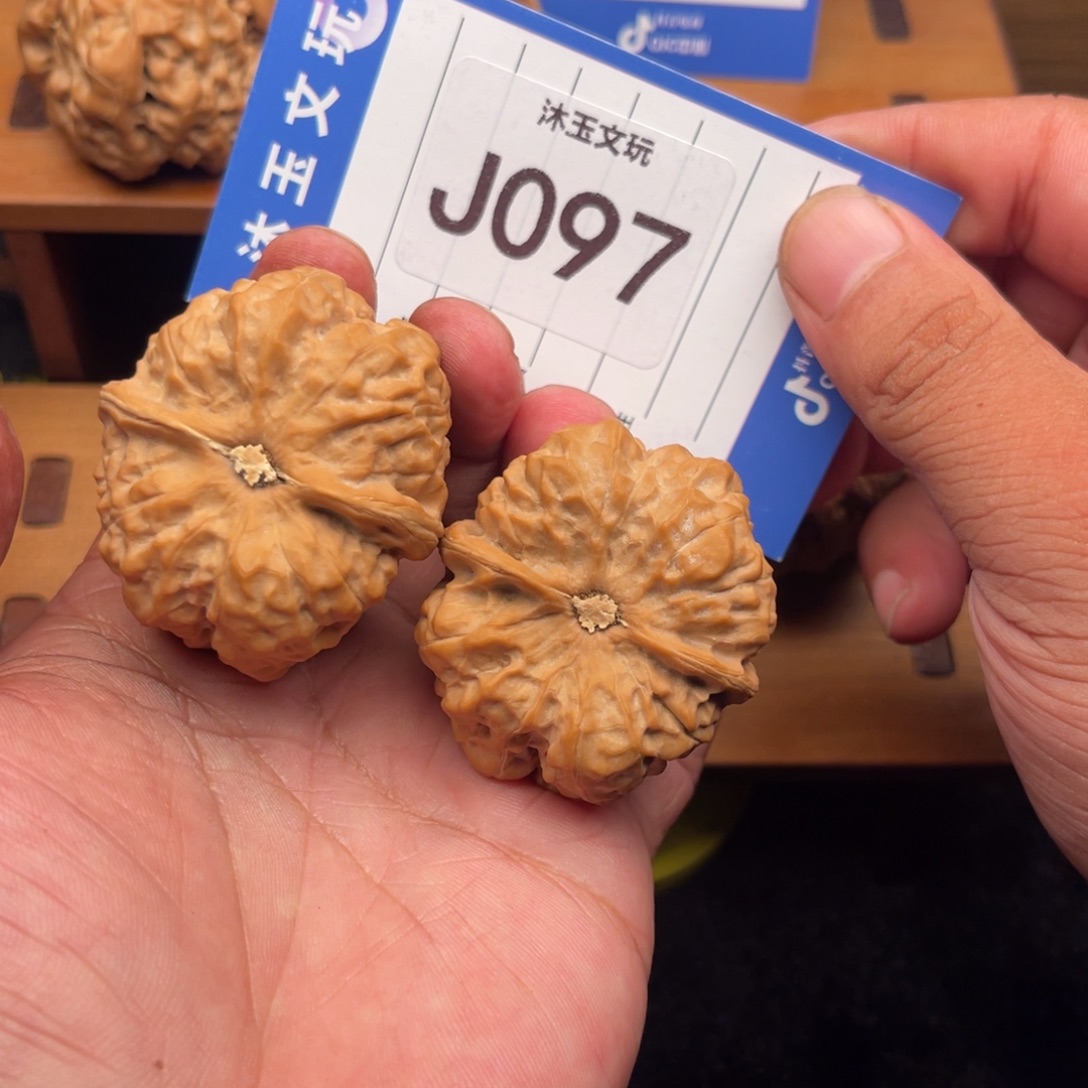 加***费把件文玩核桃蛤蟆头41