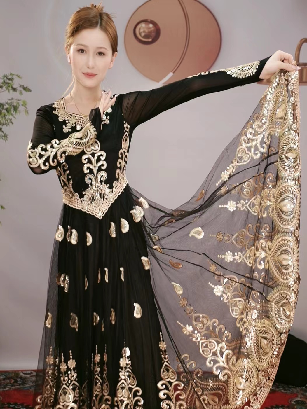 新疆民族风重工刺绣大宝瓶720连衣裙古风新疆舞舞台长款飘逸大摆