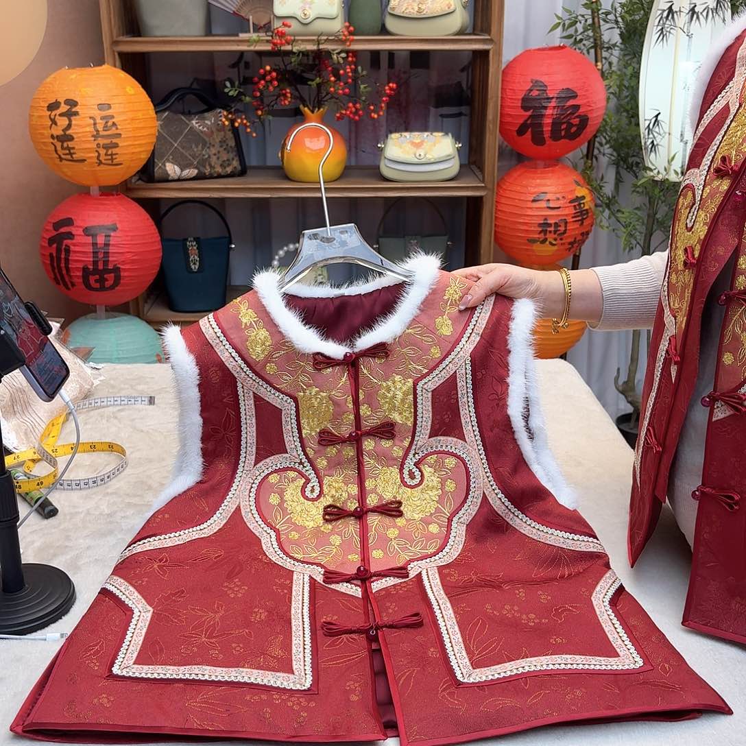 刺绣棉马甲破价成衣胸围102