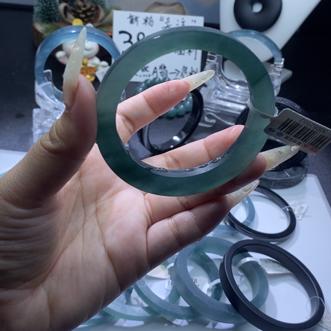 定制翡翠未镶嵌手镯冰潭水蓝绿渐变