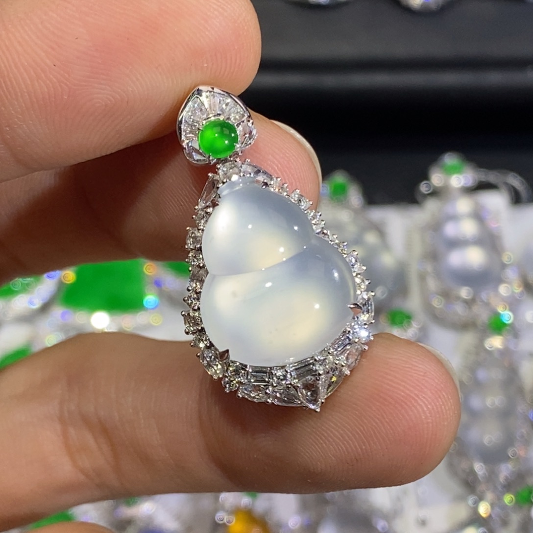 吊坠(不含链)18K金镶嵌翡翠高冰葫芦