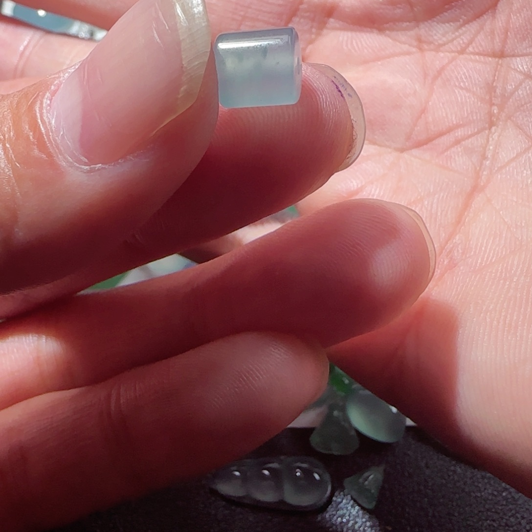 木***、定制翡翠未镶嵌天然翡翠桶珠