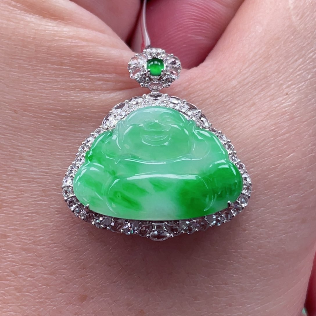 颈饰18K金镶嵌翡翠佛