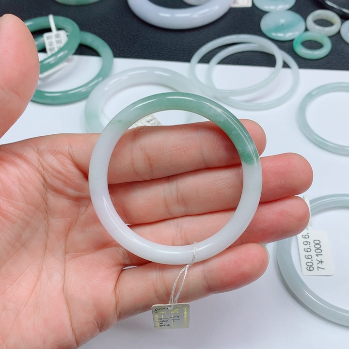 翡翠未镶嵌手镯52-53美人条