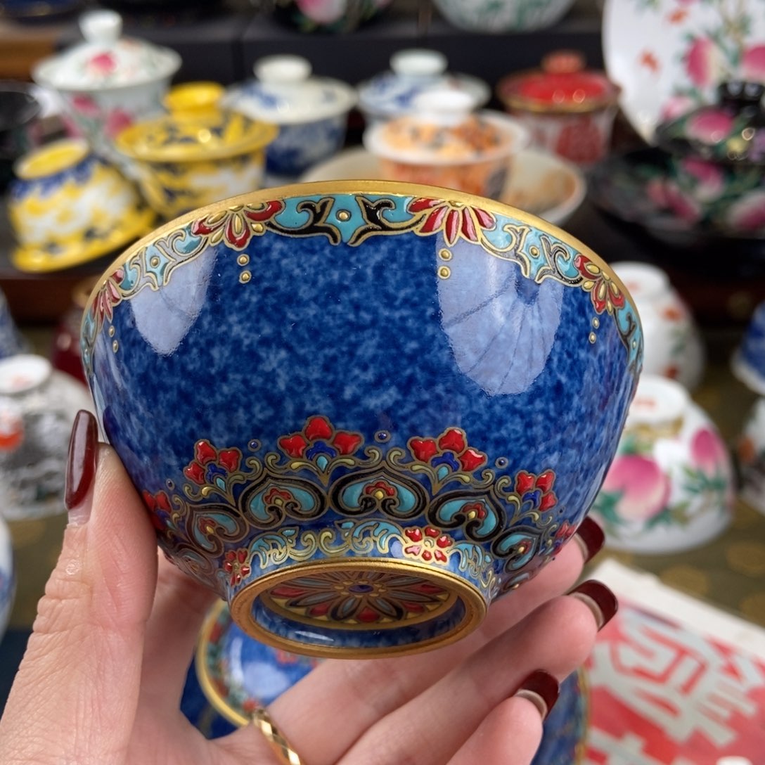 陶瓷艺术家的作品是一种