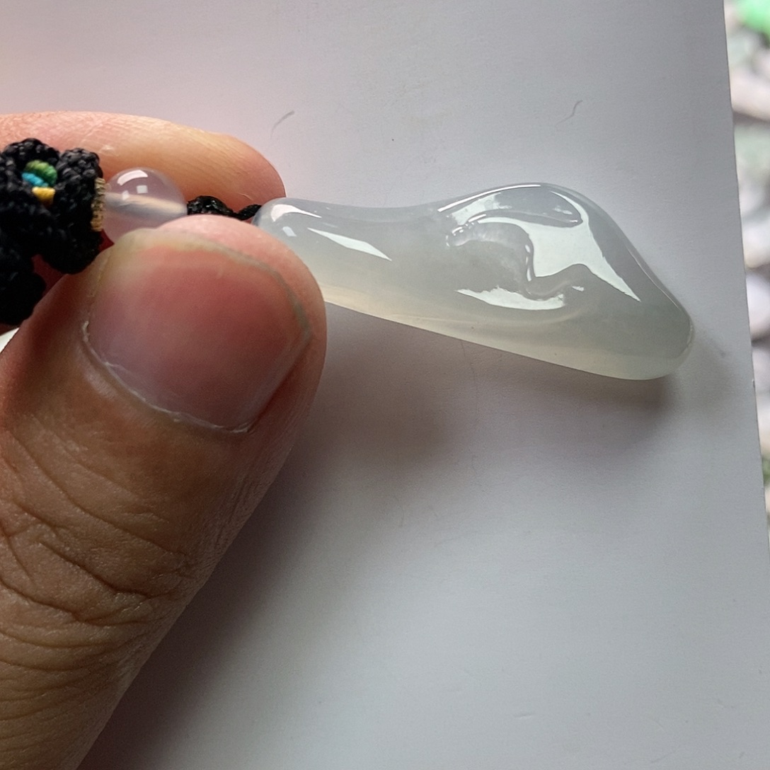 翡翠颈饰未镶嵌天然
