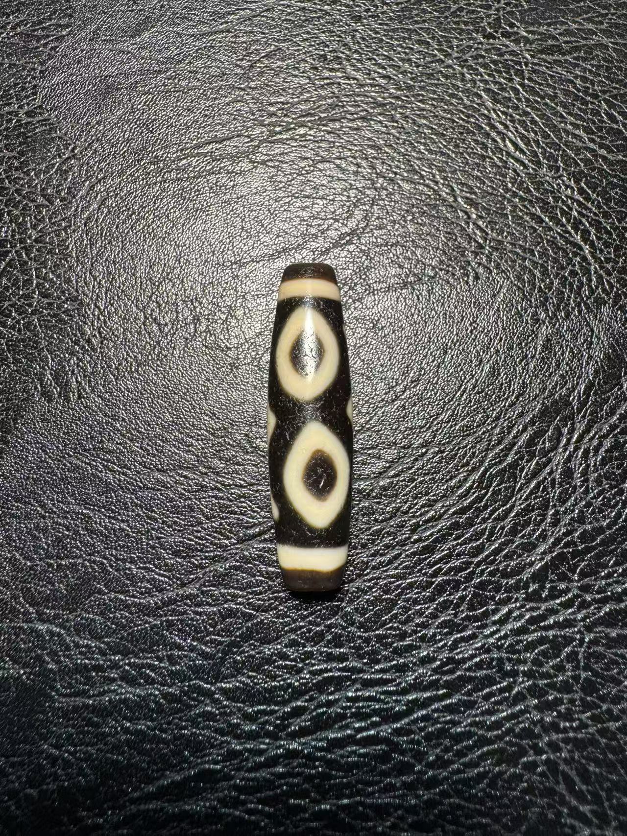 玛瑙上肯超顶风眼三眼天珠