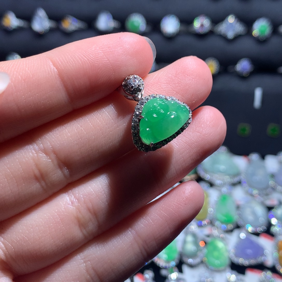 翡翠颈饰银S925镶嵌天然翡翠