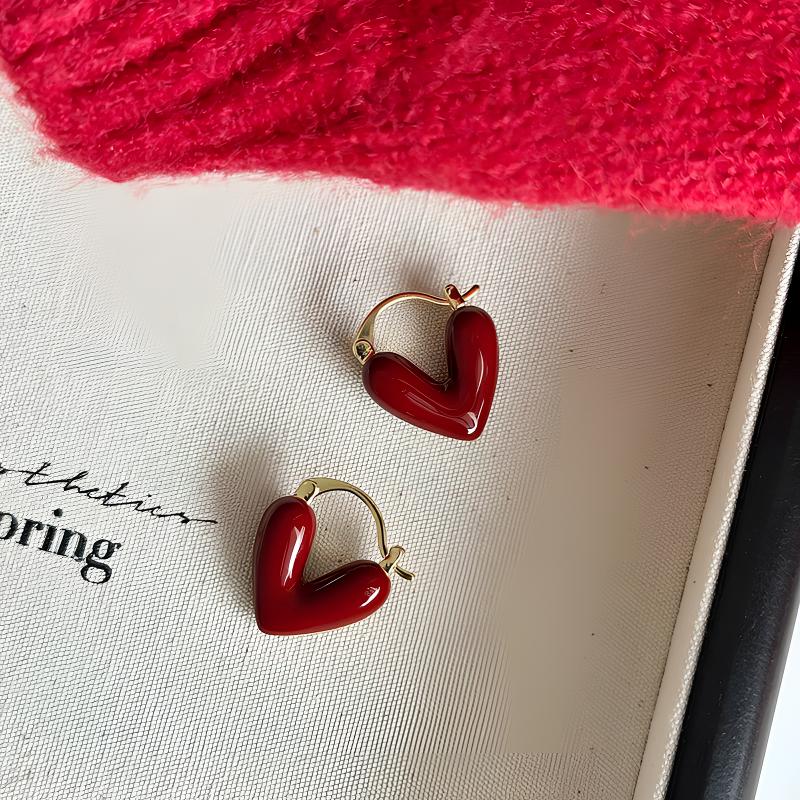 铜合金合成锆石耳饰 复古红色爱心耳环小众设计感耳饰心形耳扣