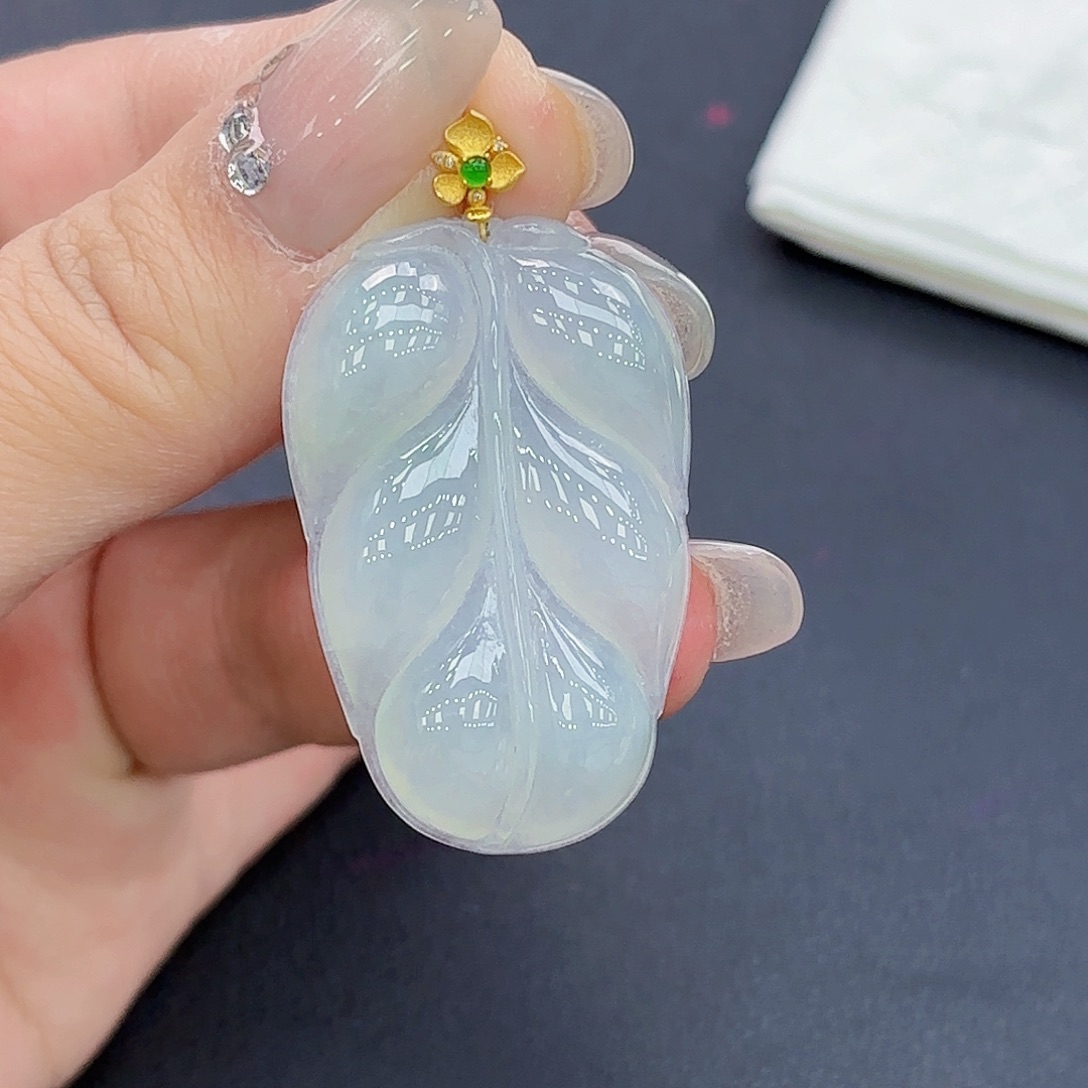 翡翠颈饰18K金镶嵌精品•叶子吊坠