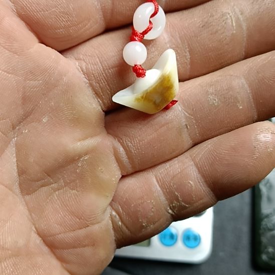 和田玉未镶嵌车挂