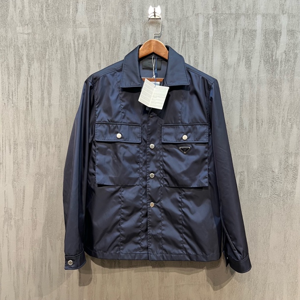 未使用 Prada/普拉达 藏蓝色工装口袋胸前三角标外套 M码 Z00576