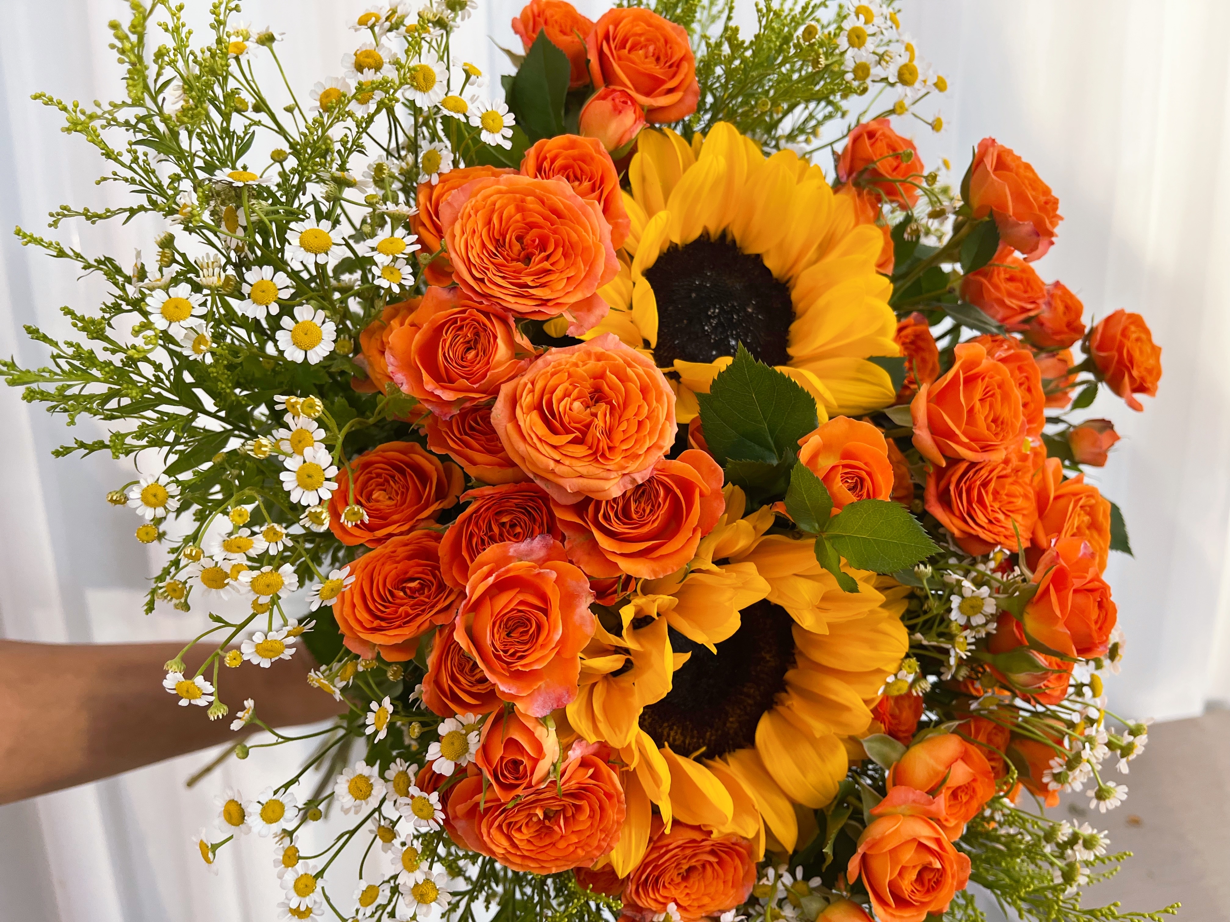 【精致生活花束】橙色芭比向日葵洋甘菊黄莺插花云南鲜花顺丰包邮
