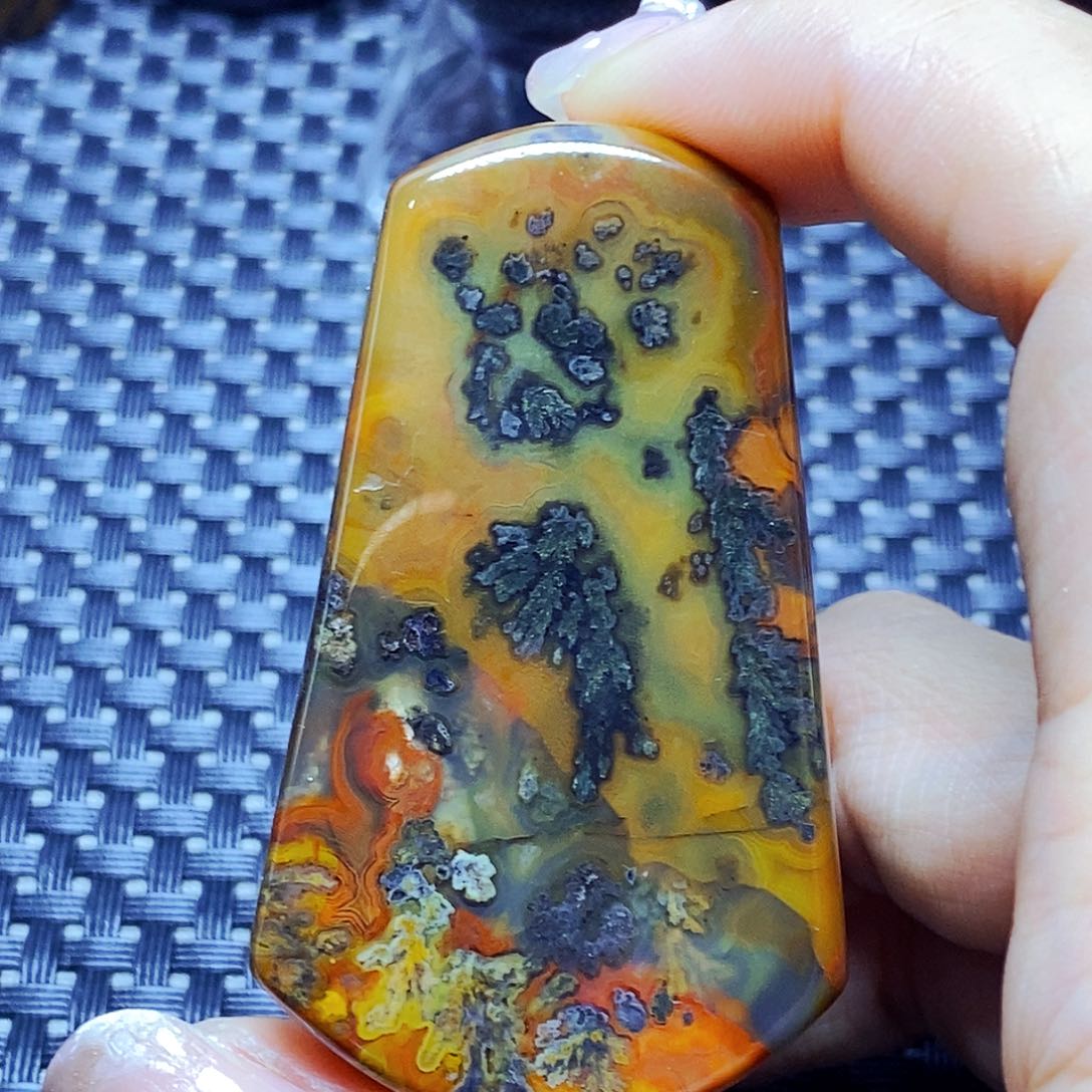 未镶嵌颈饰玛瑙/玉髓春*