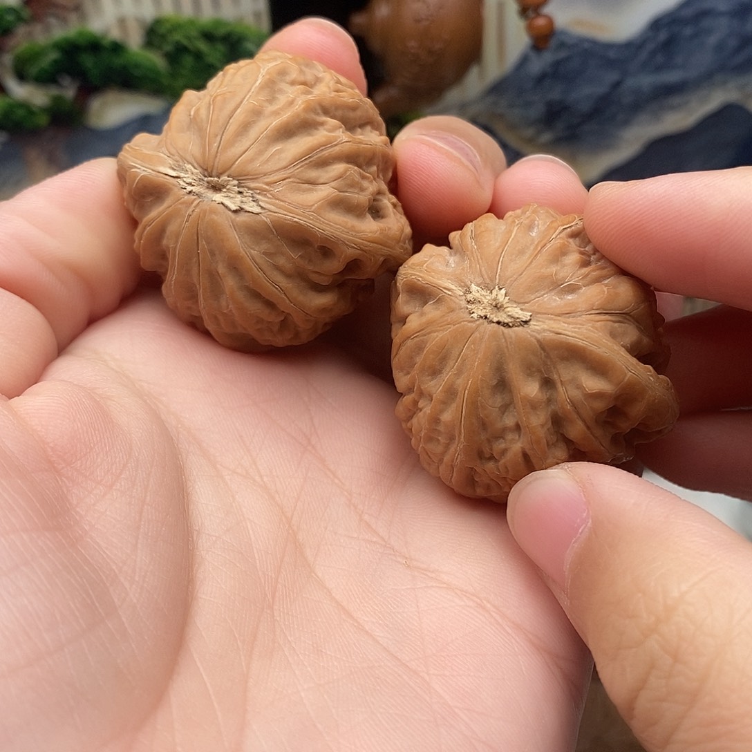 39加铁锤妹妹文玩核桃