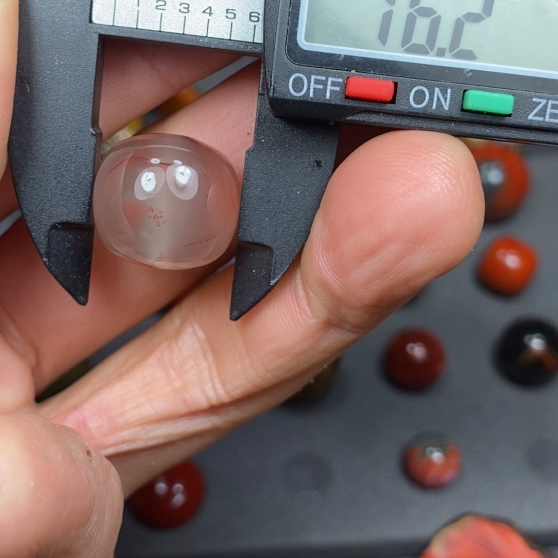 南红玛瑙珠子未镶嵌