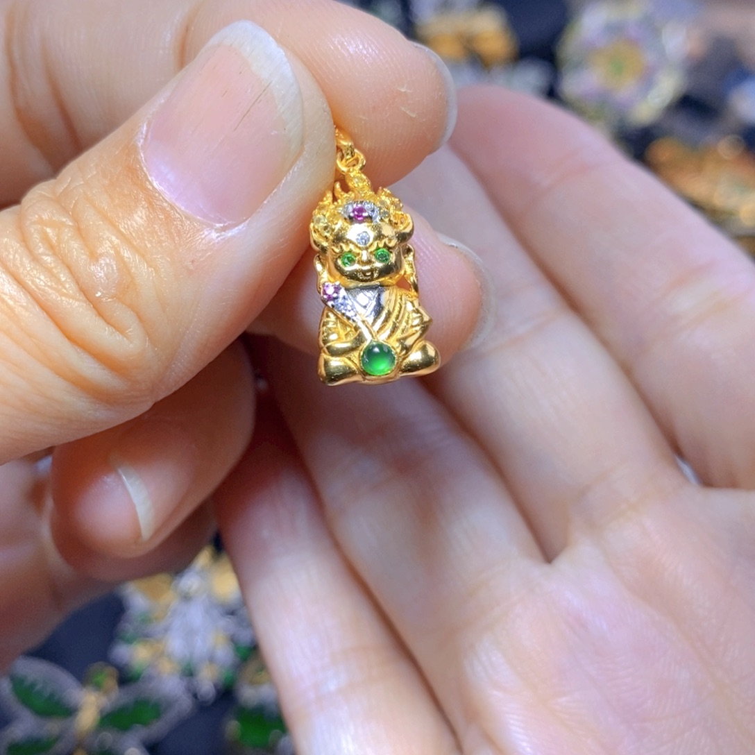 翡翠耳钉银S925镶嵌天然翡翠